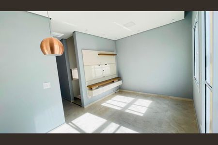 Sala de casa de condomínio para alugar com 2 quartos, 60m² em Tijuco Preto, Cotia