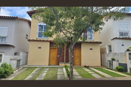 Casa de condomínio para alugar com 60m², 2 quartos e 2 vagas Casa de condomínio para alugar com 60m², 2 quartos e 2 vagasQuintal