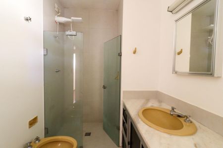 Apartamento à venda com 85m², 3 quartos e 1 vaga Apartamento à venda com 85m², 3 quartos e 1 vagaBanheiro social