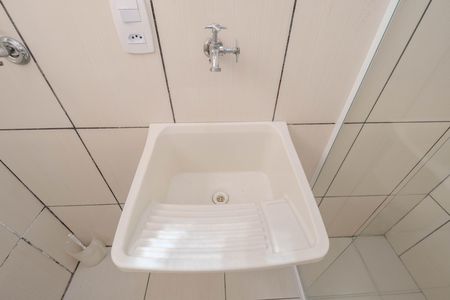 Banheiro de kitnet/studio para alugar com 1 quarto, 25m² em Bela Vista, São Paulo