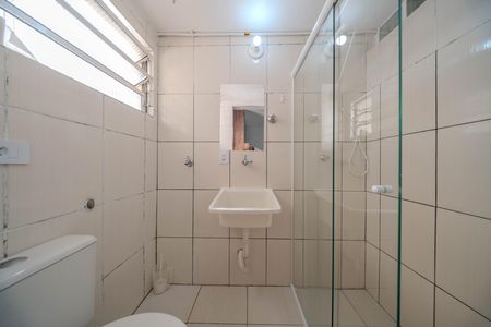 Banheiro de kitnet/studio para alugar com 1 quarto, 25m² em Bela Vista, São Paulo