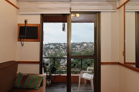 Sala de apartamento para alugar com 3 quartos, 55m² em Jardim Carvalho, Porto Alegre