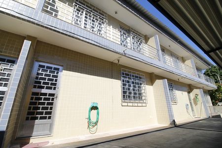 Fachada de casa de condomínio para alugar com 2 quartos, 85m² em Taquara, Rio de Janeiro