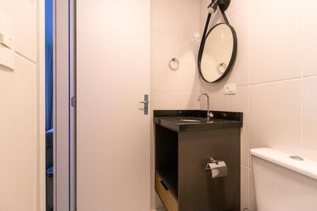 Banheiro de kitnet/studio à venda com 1 quarto, 19m² em Rebouças, Curitiba