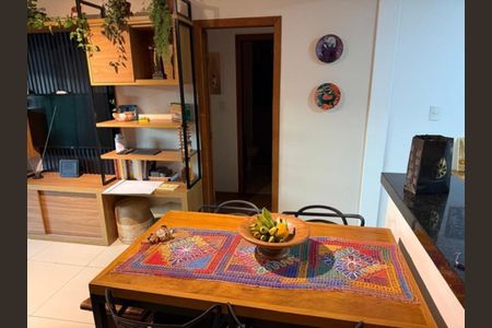 Apartamento para alugar com 82m², 2 quartos e 1 vaga
