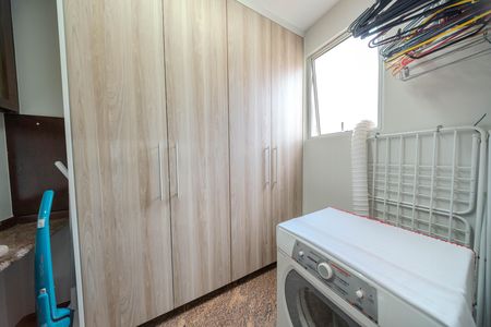 Apartamento à venda com 172m², 3 quartos e 1 vaga Apartamento à venda com 172m², 3 quartos e 1 vagaQuarto de Serviço