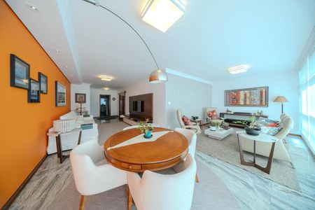 Apartamento à venda com 172m², 3 quartos e 1 vaga Apartamento à venda com 172m², 3 quartos e 1 vagaSala