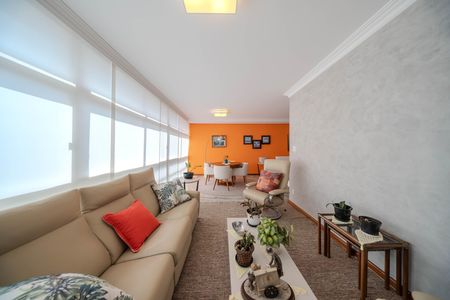 Apartamento à venda com 172m², 3 quartos e 1 vaga Apartamento à venda com 172m², 3 quartos e 1 vagaSala