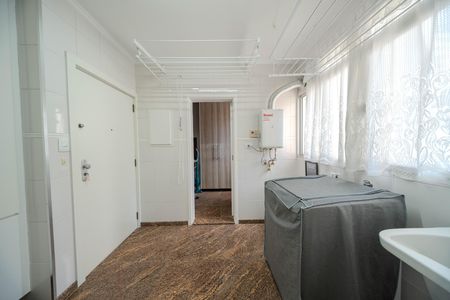 Apartamento à venda com 172m², 3 quartos e 1 vaga Apartamento à venda com 172m², 3 quartos e 1 vagaÁrea de Serviço