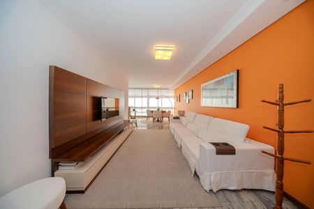 Apartamento à venda com 172m², 3 quartos e 1 vaga Apartamento à venda com 172m², 3 quartos e 1 vagaSala