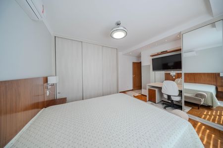 Apartamento à venda com 172m², 3 quartos e 1 vaga Apartamento à venda com 172m², 3 quartos e 1 vagaSuíte 1