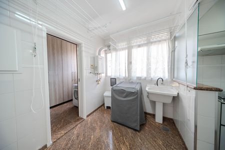 Apartamento à venda com 172m², 3 quartos e 1 vaga Apartamento à venda com 172m², 3 quartos e 1 vagaÁrea de Serviço