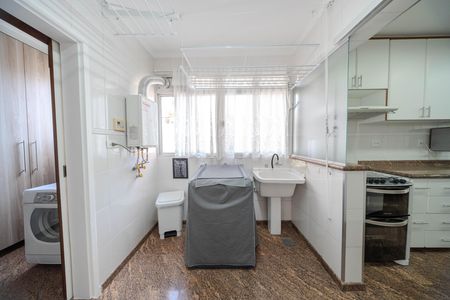 Apartamento à venda com 172m², 3 quartos e 1 vaga Apartamento à venda com 172m², 3 quartos e 1 vagaÁrea de Serviço
