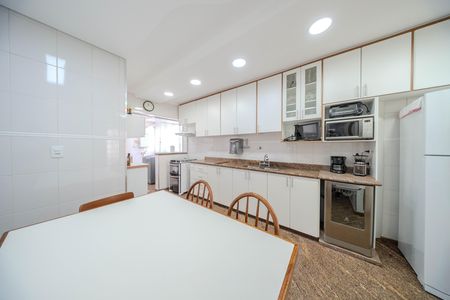 Apartamento à venda com 172m², 3 quartos e 1 vaga Apartamento à venda com 172m², 3 quartos e 1 vagaCozinha