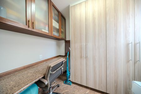 Apartamento à venda com 172m², 3 quartos e 1 vaga Apartamento à venda com 172m², 3 quartos e 1 vagaQuarto de Serviço