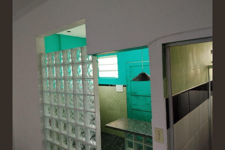 Cozinha de apartamento para alugar com 1 quarto, 27m² em José Menino, Santos