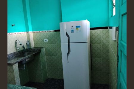 Cozinha de apartamento para alugar com 1 quarto, 27m² em José Menino, Santos