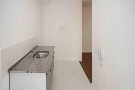 Cozinha de apartamento para alugar com 2 quartos, 43m² em Parque São Lourenço, São Paulo
