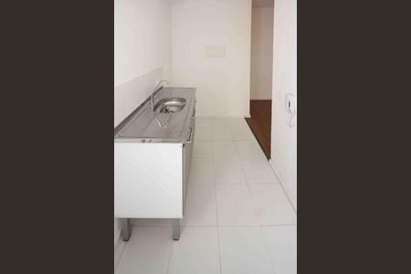 Cozinha de apartamento para alugar com 2 quartos, 43m² em Parque São Lourenço, São Paulo