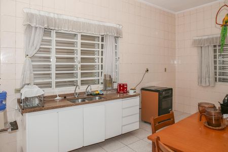 Casa à venda com 322m², 5 quartos e 3 vagasCozinha