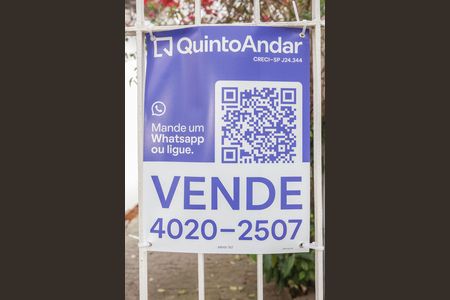 Casa à venda com 322m², 5 quartos e 3 vagasFachada