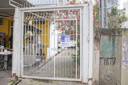 Casa à venda com 322m², 5 quartos e 3 vagasFachada