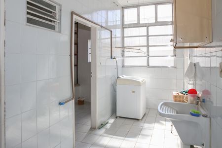 Casa à venda com 322m², 5 quartos e 3 vagasÁrea de Serviço