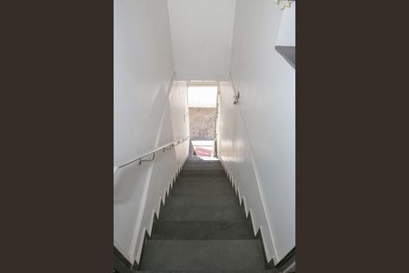 Casa à venda com 322m², 5 quartos e 3 vagasEscada