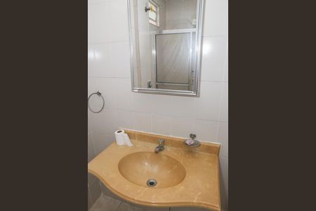 Casa à venda com 322m², 5 quartos e 3 vagasBanheiro Social