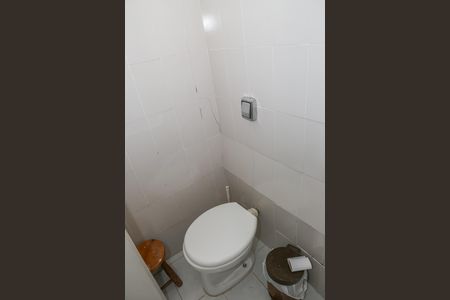 Casa à venda com 322m², 5 quartos e 3 vagasBanheiro de serviço