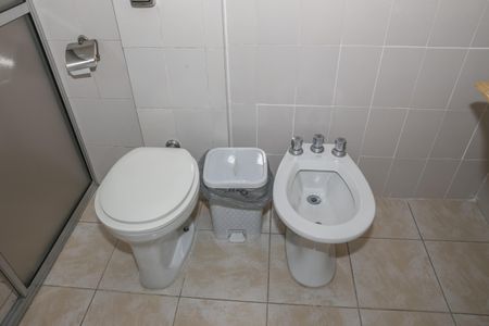 Casa à venda com 322m², 5 quartos e 3 vagasBanheiro Social