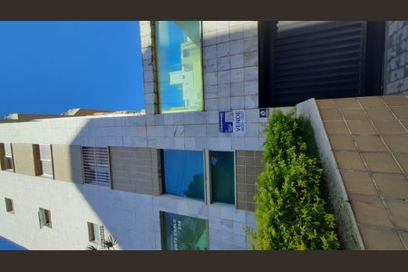 Apartamento à venda com 130m², 2 quartos e 1 vaga Apartamento à venda com 130m², 2 quartos e 1 vagaPlaca instalada