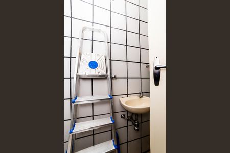 Apartamento à venda com 130m², 2 quartos e 1 vaga Apartamento à venda com 130m², 2 quartos e 1 vagaBanheiro de serviço