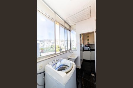 Apartamento à venda com 130m², 2 quartos e 1 vaga Apartamento à venda com 130m², 2 quartos e 1 vagaÁrea de Serviço