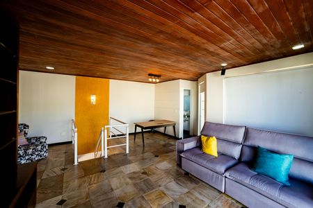 Apartamento à venda com 130m², 2 quartos e 1 vaga Apartamento à venda com 130m², 2 quartos e 1 vagaSala de TV
