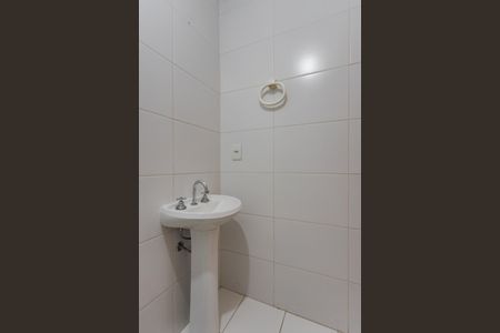 Banheiro de apartamento para alugar com 2 quartos, 56m² em Partenon, Porto Alegre