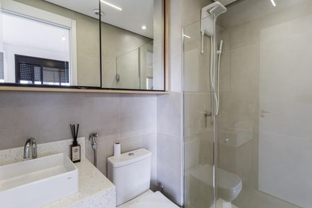 Banheiro de kitnet/studio para alugar com 1 quarto, 23m² em Vila Olímpia, São Paulo