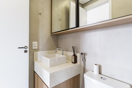 Banheiro de kitnet/studio para alugar com 1 quarto, 23m² em Vila Olímpia, São Paulo