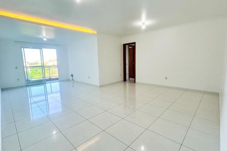 Apartamento para alugar com 124m², 3 quartos e 1 vaga Apartamento para alugar com 124m², 3 quartos e 1 vagaSala