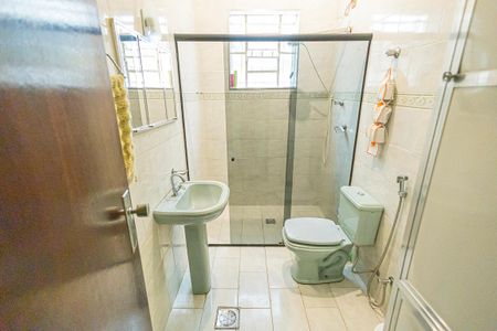banheiro de casa à venda com 5 quartos, 269m² em Vila Cloris, Belo Horizonte