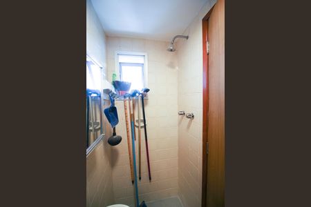 Banheiro de serviço de apartamento para alugar com 2 quartos, 116m² em Indianópolis, São Paulo