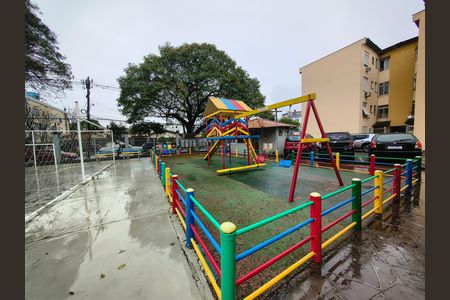 Área comum - Playground de apartamento para alugar com 2 quartos, 58m² em São Sebastião, Porto Alegre