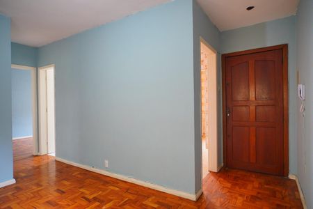 Sala  de apartamento para alugar com 2 quartos, 58m² em São Sebastião, Porto Alegre