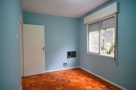 Quarto 1 de apartamento para alugar com 2 quartos, 58m² em São Sebastião, Porto Alegre