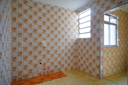 Cozinha  de apartamento para alugar com 2 quartos, 58m² em São Sebastião, Porto Alegre