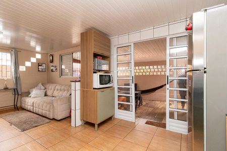 Casa de condomínio para alugar com 70m², 2 quartos e 2 vagas Casa de condomínio para alugar com 70m², 2 quartos e 2 vagasCozinha - Armários
