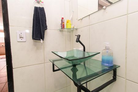 Casa de condomínio para alugar com 70m², 2 quartos e 2 vagas Casa de condomínio para alugar com 70m², 2 quartos e 2 vagasBanheiro Social