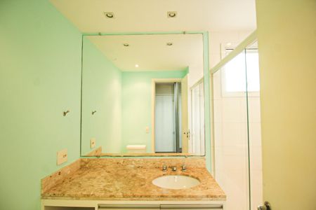 Apartamento para alugar com 131m², 3 quartos e 2 vagas Apartamento para alugar com 131m², 3 quartos e 2 vagasBanheiro da Suíte