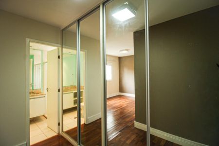 Apartamento para alugar com 131m², 3 quartos e 2 vagas Apartamento para alugar com 131m², 3 quartos e 2 vagasSuíte