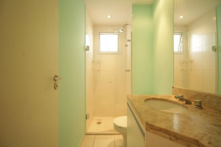 Apartamento para alugar com 131m², 3 quartos e 2 vagas Apartamento para alugar com 131m², 3 quartos e 2 vagasBanheiro social